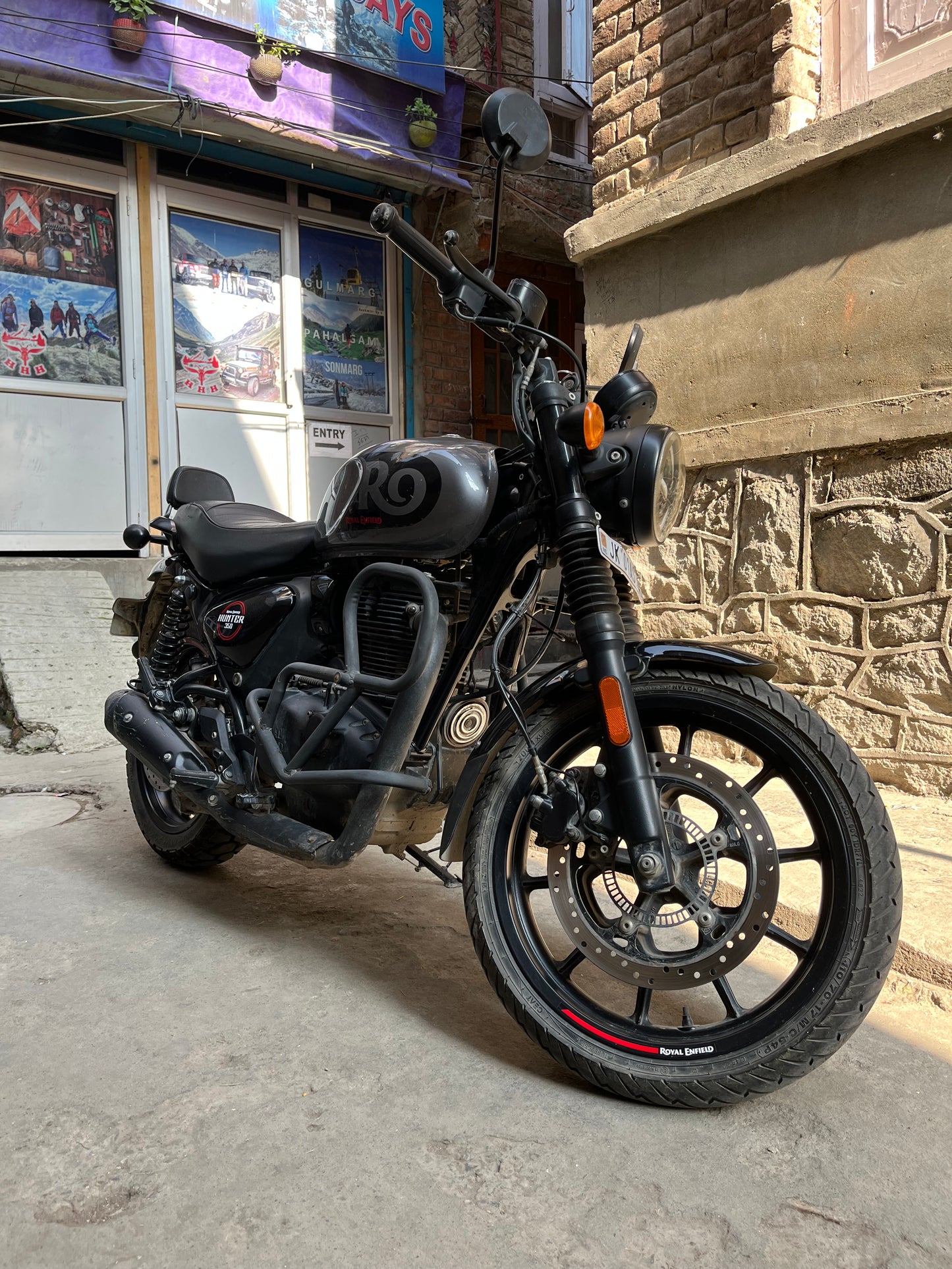 Royal Enfield Hunter 350 – Nimble & Stylish