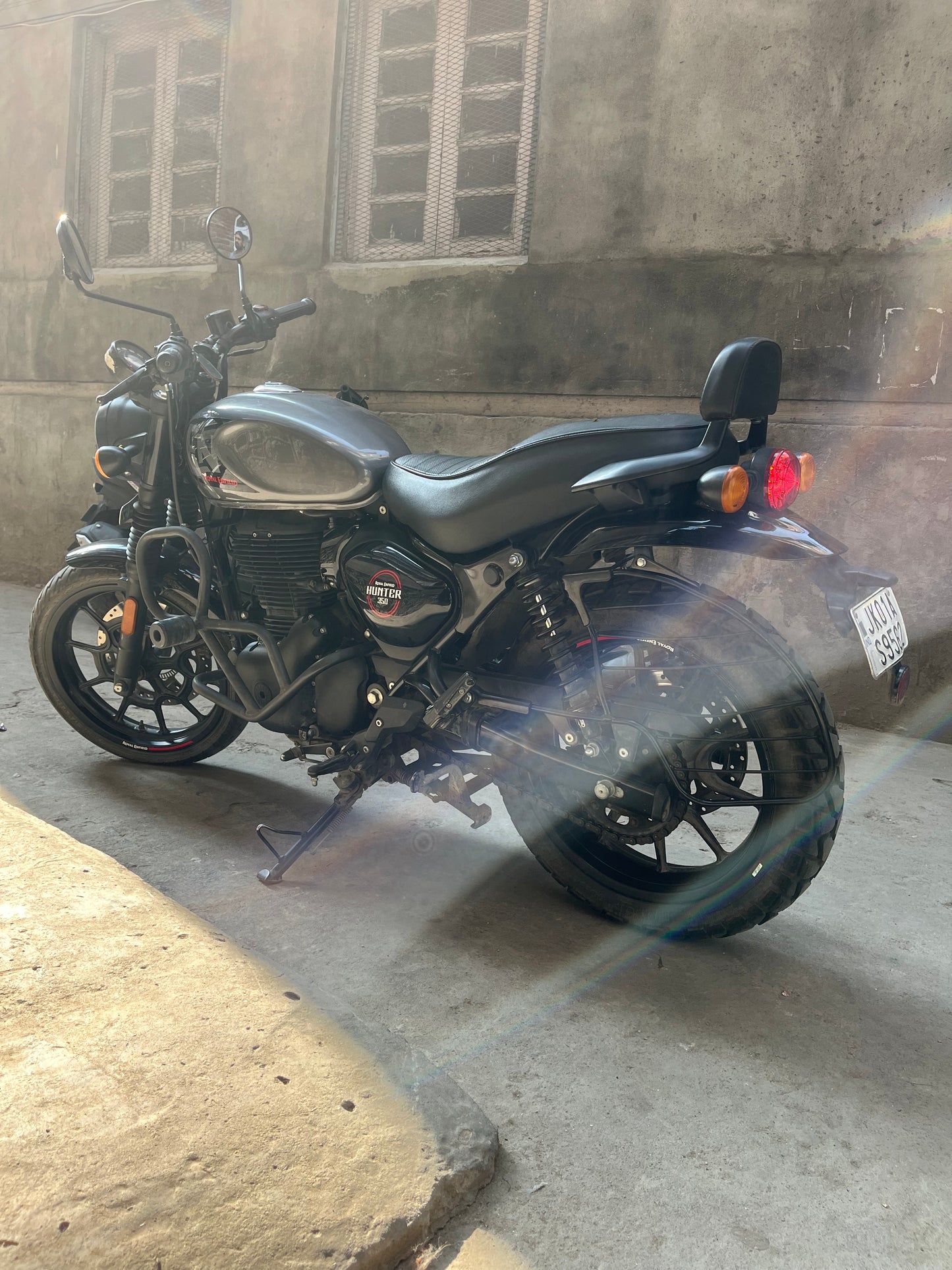 Royal Enfield Hunter 350 – Nimble & Stylish