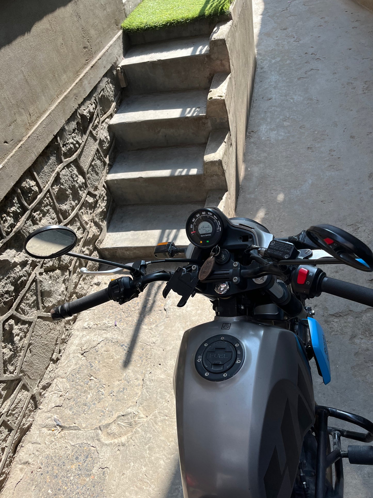 Royal Enfield Scram 411 – Urban Explorer