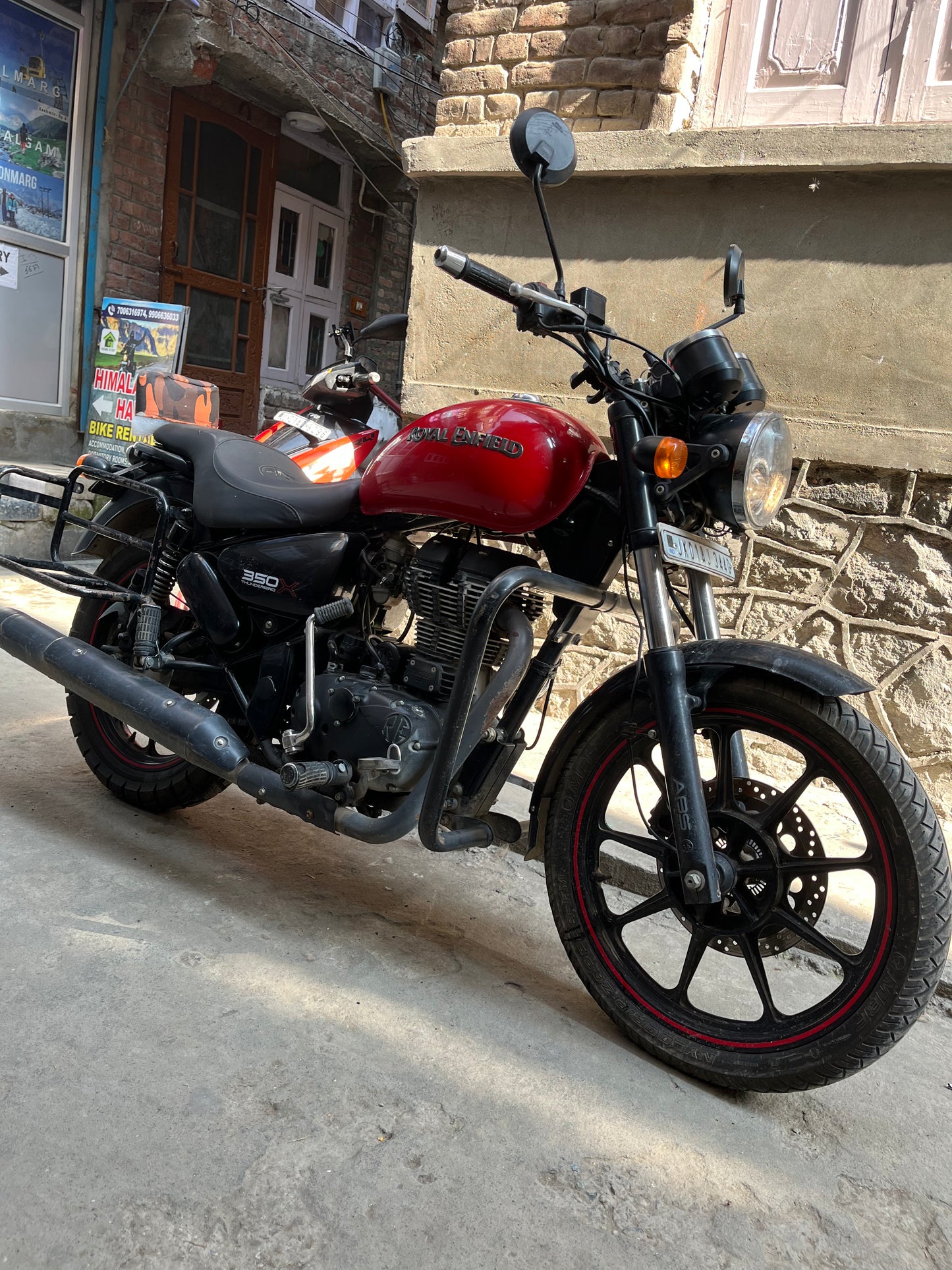 Royal Enfield Thunderbird X 350 – Bold & Blacked-Out