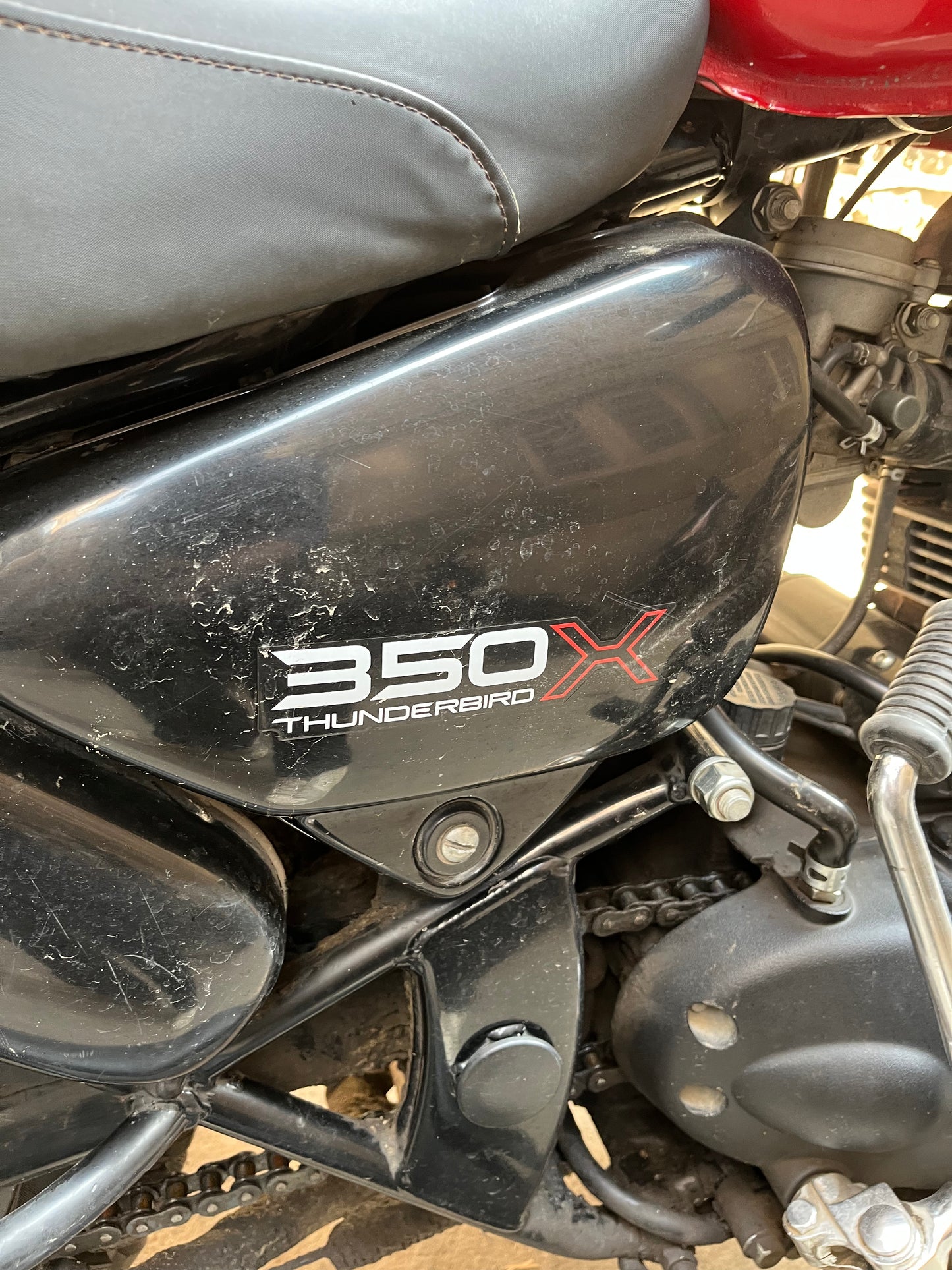 Royal Enfield Thunderbird X 350 – Bold & Blacked-Out