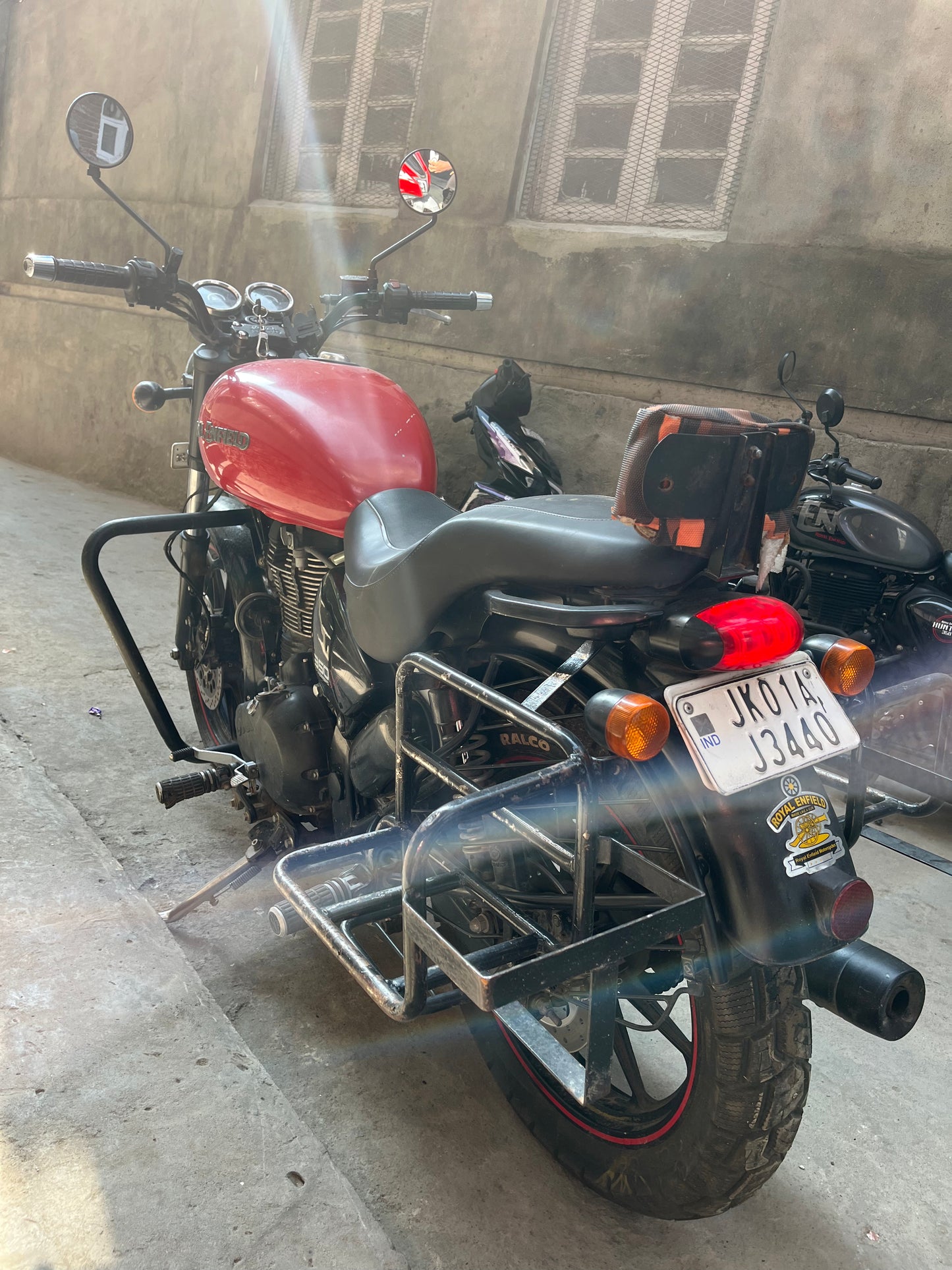 Royal Enfield Thunderbird X 350 – Bold & Blacked-Out