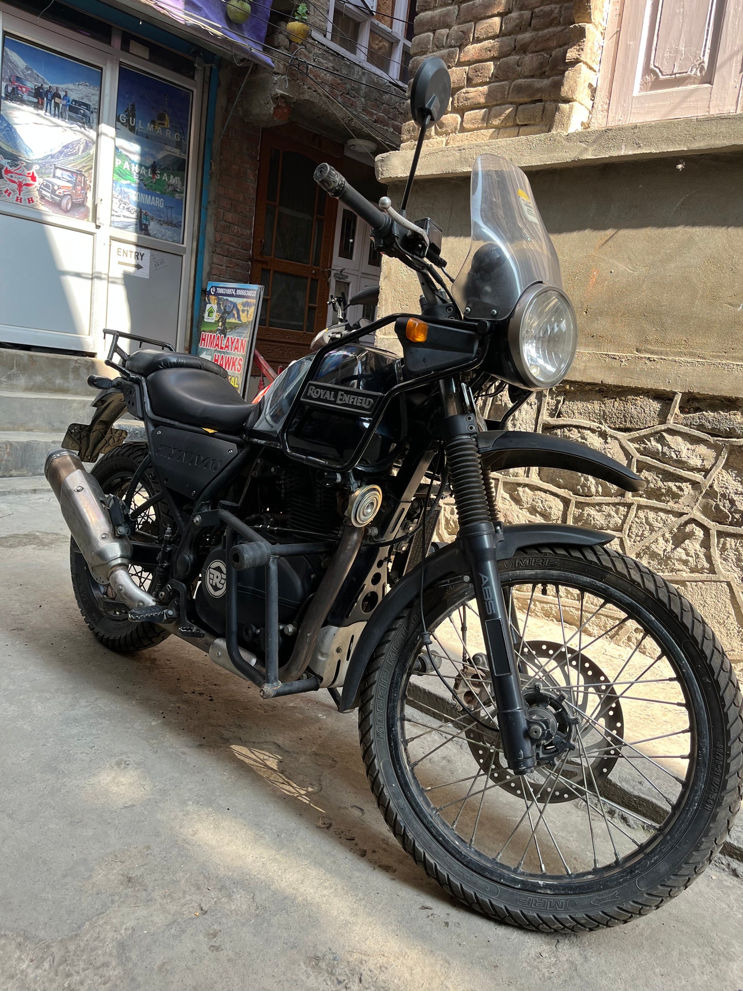 Royal Enfield Himalayan 411cc – Adventure Ready