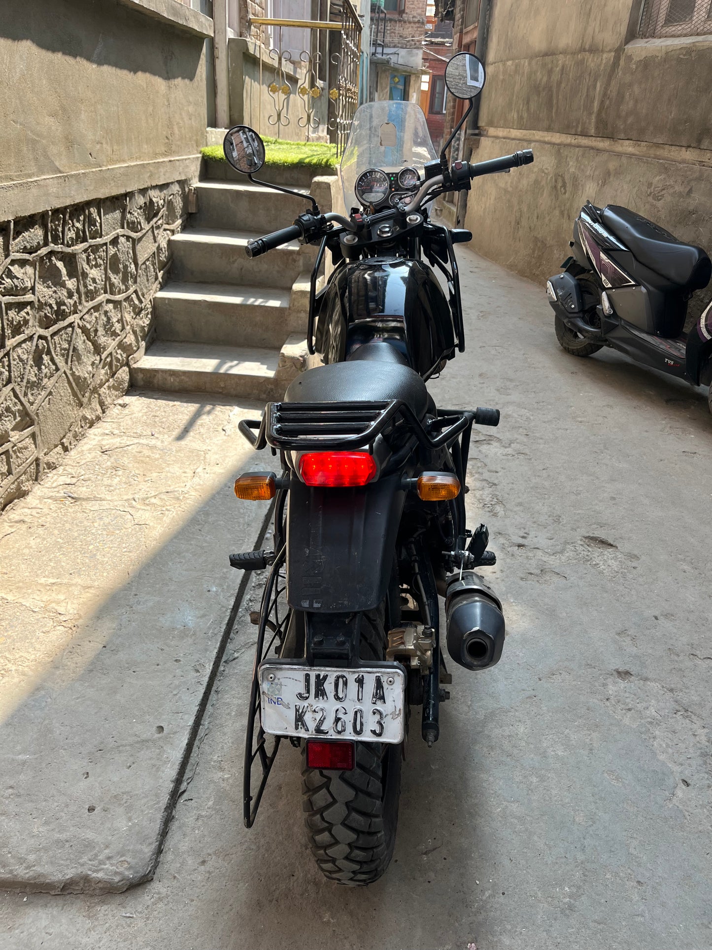 Royal Enfield Himalayan 411cc – Adventure Ready