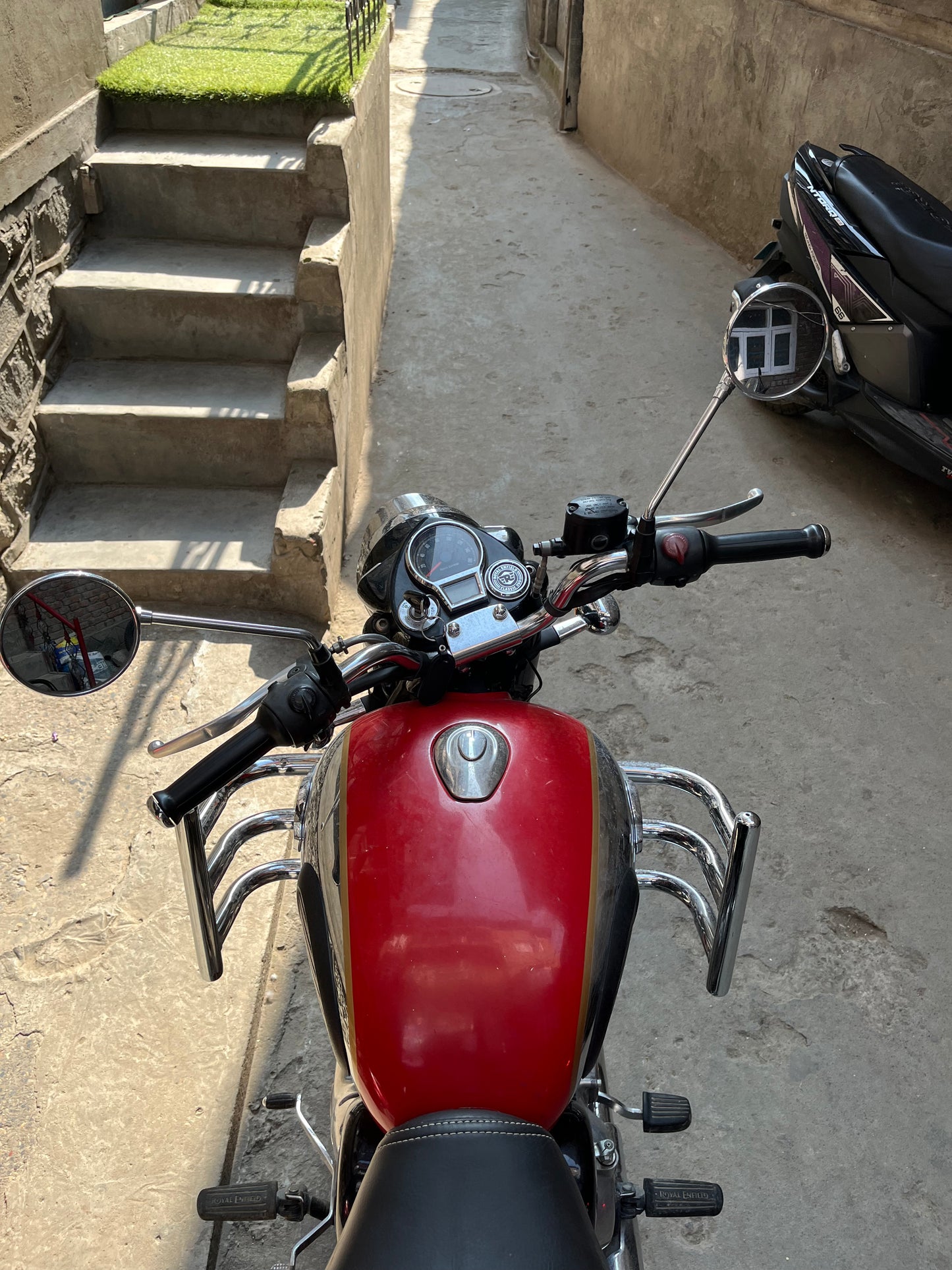 Royal Enfield Classic 350 Reborn – Timeless Cruiser