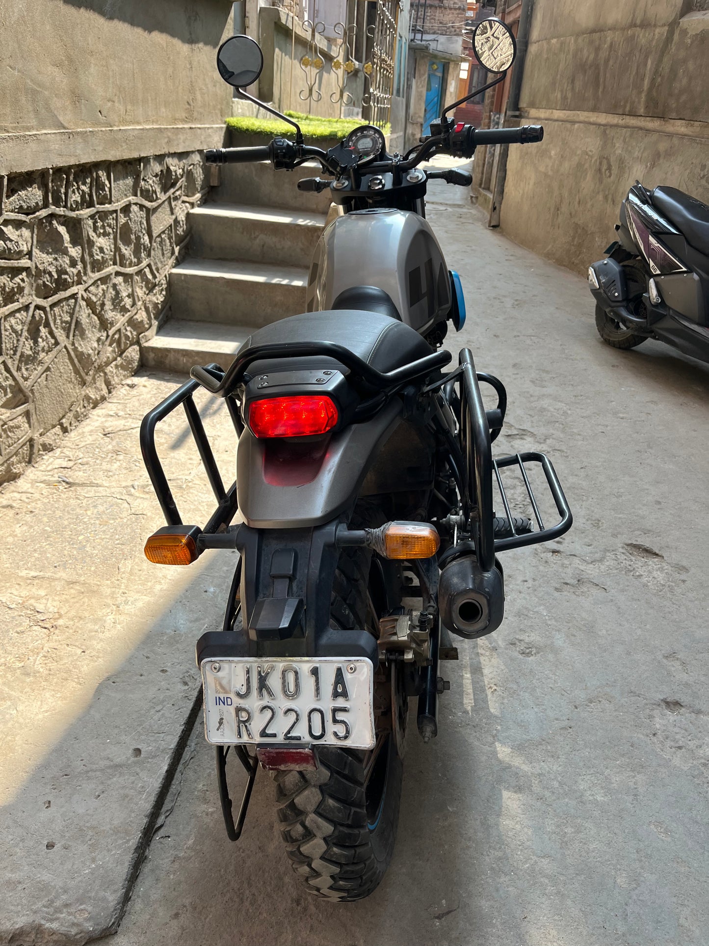 Royal Enfield Scram 411 – Urban Explorer